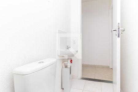 Banheiro de apartamento para alugar com 2 quartos, 42m² em Colônia (zona Leste), São Paulo