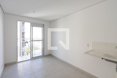 Sala/Cozinha de apartamento para alugar com 1 quarto, 28m² em Parque Industrial Tomas Edson, São Paulo