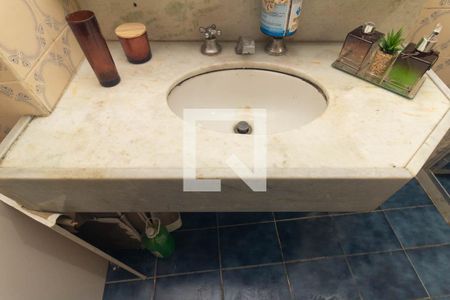 Banheiro de apartamento para alugar com 1 quarto, 23m² em República, São Paulo