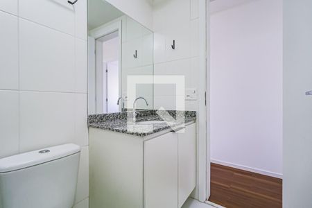 Banheiro de apartamento para alugar com 2 quartos, 56m² em Vila Sonia, São Paulo