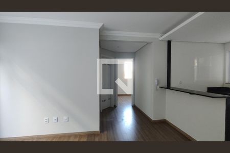 Sala de apartamento à venda com 2 quartos, 98m² em Cabral, Contagem