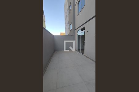 Área externa de apartamento à venda com 2 quartos, 130m² em Cabral, Contagem