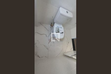 Banheiro de apartamento à venda com 2 quartos, 130m² em Cabral, Contagem