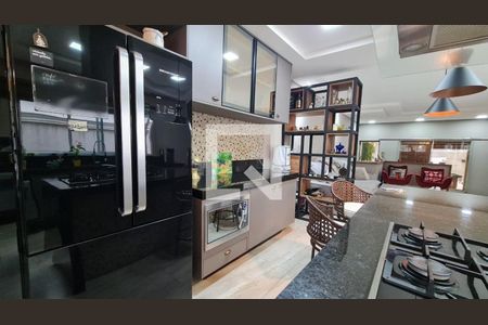 Casa à venda com 3 quartos, 212m² em Vila Monumento, São Paulo