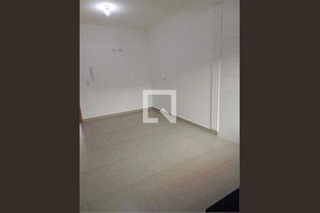 Casa à venda com 3 quartos, 200m² em Vila Dionisia, São Paulo