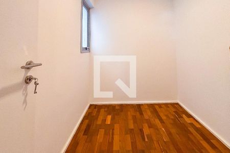 Quarto de Serviço de apartamento à venda com 3 quartos, 156m² em Cerqueira César, São Paulo