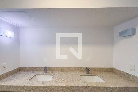 Banheiro da Suíte 2 de apartamento à venda com 3 quartos, 156m² em Cerqueira César, São Paulo
