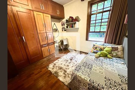 Casa à venda com 5 quartos, 349m² em Santa Branca, Belo Horizonte