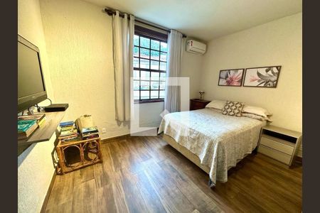 Casa à venda com 5 quartos, 349m² em Santa Branca, Belo Horizonte