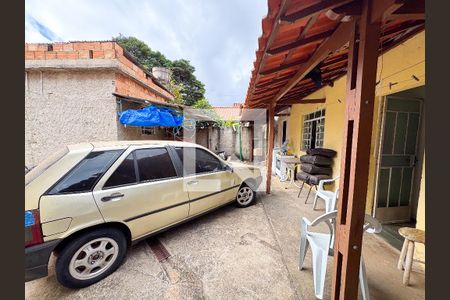 Área Externa de casa à venda com 2 quartos, 350m² em Milionários, Belo Horizonte