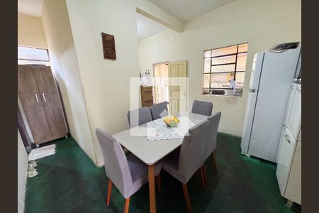 Cozinha de casa à venda com 2 quartos, 350m² em Milionários, Belo Horizonte