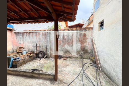 Área Externa de casa à venda com 2 quartos, 350m² em Milionários, Belo Horizonte