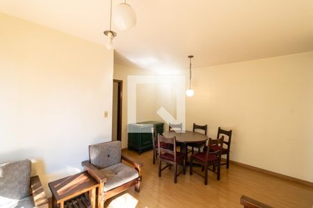 Sala de apartamento para alugar com 3 quartos, 70m² em Azenha, Porto Alegre