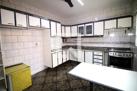 Cozinha de casa à venda com 5 quartos, 350m² em Vila Kosmos, Rio de Janeiro