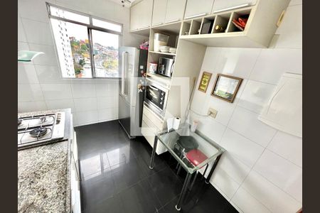 Cozinha de apartamento à venda com 4 quartos, 120m² em Ouro Preto, Belo Horizonte