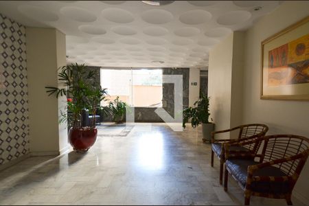Hall de entrada de apartamento para alugar com 3 quartos, 115m² em São Pedro, Belo Horizonte