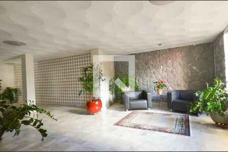 Hall de entrada de apartamento para alugar com 3 quartos, 115m² em São Pedro, Belo Horizonte