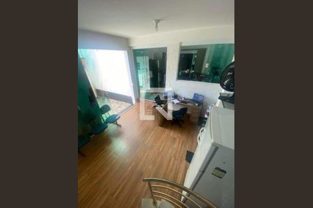 Casa à venda com 4 quartos, 231m² em Nova Petrópolis, São Bernardo do Campo