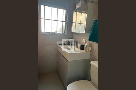 Casa à venda com 3 quartos, 120m² em Vila Romero, São Paulo