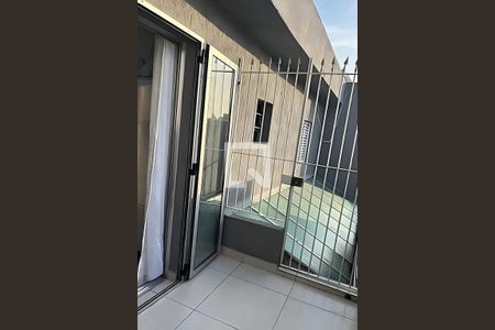 Casa à venda com 3 quartos, 120m² em Vila Romero, São Paulo