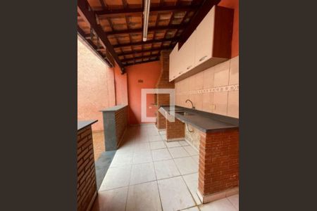 Casa à venda com 3 quartos, 200m² em Cidade Patriarca, São Paulo