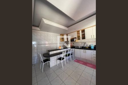 Casa à venda com 3 quartos, 200m² em Cidade Patriarca, São Paulo