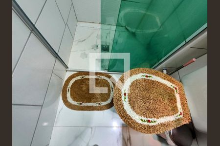 Banheiro de apartamento à venda com 2 quartos, 52m² em Sapucaia Ii, Contagem