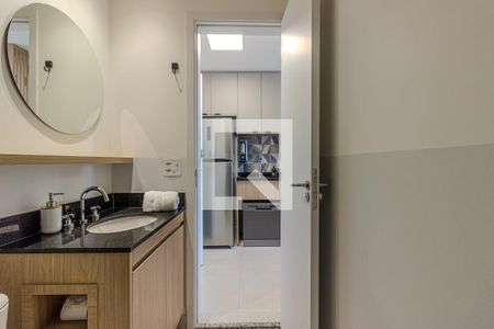 Banheiro Social de kitnet/studio para alugar com 1 quarto, 28m² em Jardim das Acacias, São Paulo