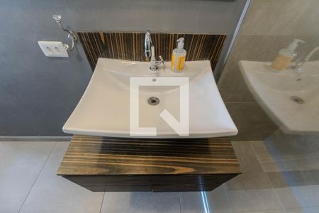 Banheiro de kitnet/studio para alugar com 1 quarto, 37m² em Bela Vista, São Paulo