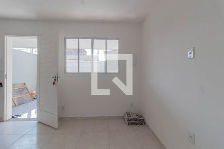 Sala de casa à venda com 2 quartos, 80m² em Vila Granada, São Paulo