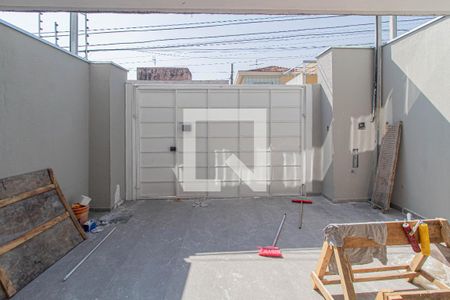 Garagem de casa à venda com 2 quartos, 80m² em Vila Granada, São Paulo