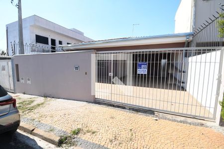 Fachada de casa à venda com 3 quartos, 130m² em Vila Santa Isabel, Campinas
