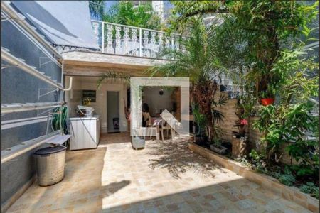 Casa à venda com 4 quartos, 184m² em Vila Lageado, São Paulo