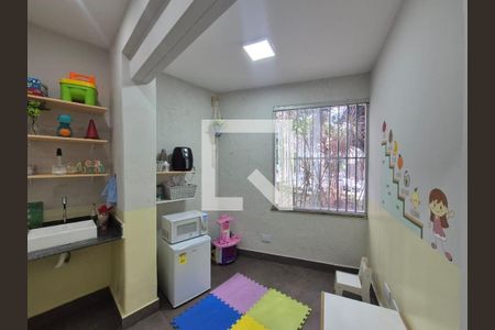 Casa à venda com 5 quartos, 240m² em Santa Efigênia, Belo Horizonte