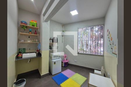 Casa à venda com 5 quartos, 240m² em Santa Efigênia, Belo Horizonte