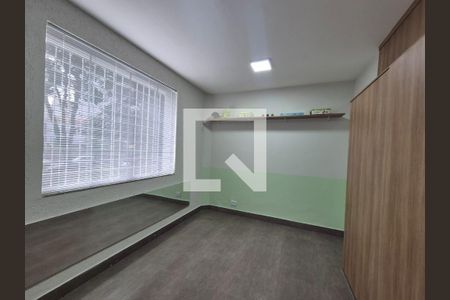 Casa à venda com 5 quartos, 240m² em Santa Efigênia, Belo Horizonte