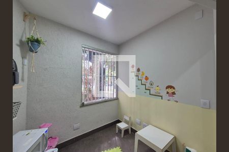 Casa à venda com 5 quartos, 240m² em Santa Efigênia, Belo Horizonte
