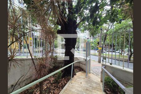 Casa à venda com 5 quartos, 240m² em Santa Efigênia, Belo Horizonte