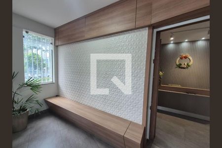 Casa à venda com 5 quartos, 240m² em Santa Efigênia, Belo Horizonte