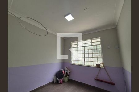 Casa à venda com 5 quartos, 240m² em Santa Efigênia, Belo Horizonte