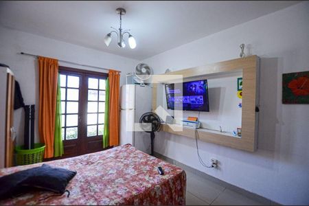 Casa à venda com 4 quartos, 228m² em Maravista, Niterói