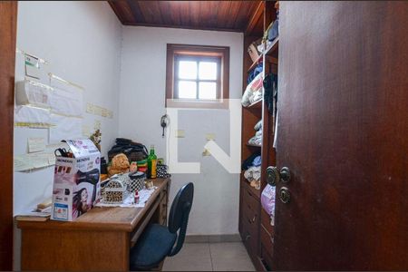 Casa à venda com 4 quartos, 228m² em Maravista, Niterói