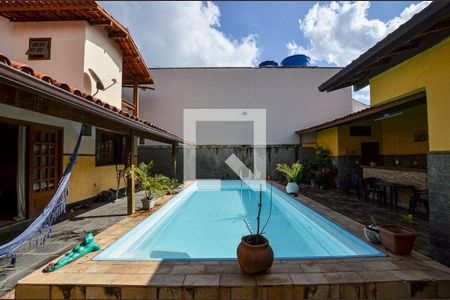 Casa à venda com 5 quartos, 228m² em Maravista, Niterói