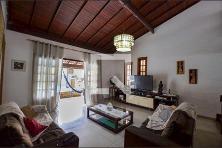 Casa à venda com 4 quartos, 228m² em Maravista, Niterói