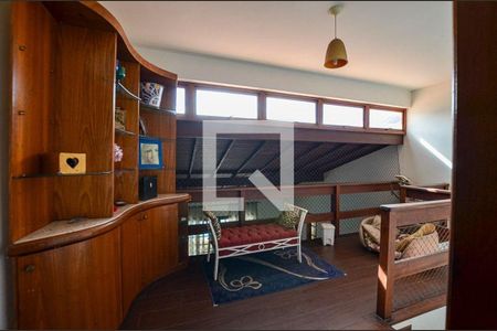 Casa à venda com 4 quartos, 228m² em Maravista, Niterói