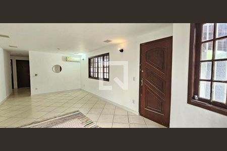 Casa à venda com 3 quartos, 150m² em Itaipu, Niterói