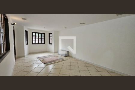 Casa à venda com 3 quartos, 150m² em Itaipu, Niterói