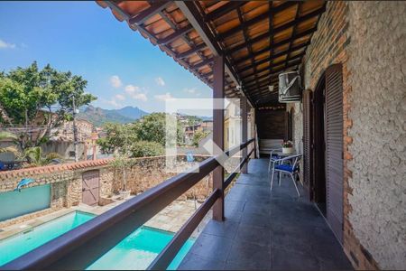 Casa à venda com 8 quartos, 308m² em Curicica, Rio de Janeiro