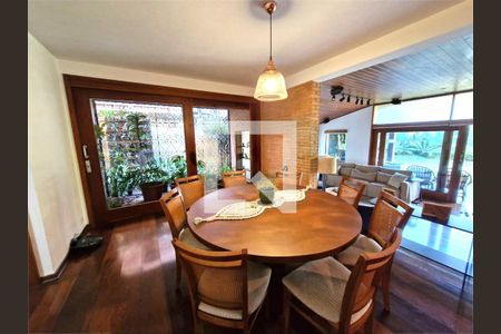 Casa à venda com 4 quartos, 349m² em Granja Julieta, São Paulo