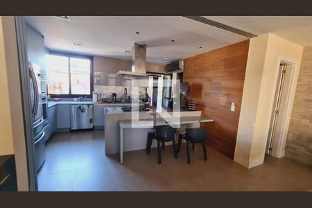 Casa à venda com 4 quartos, 385m² em Vargem Pequena, Rio de Janeiro